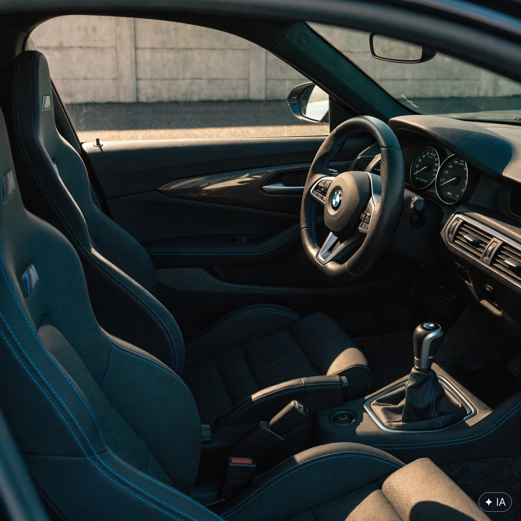 Intérieur BMW M2 : sièges M, volant et levier de vitesses